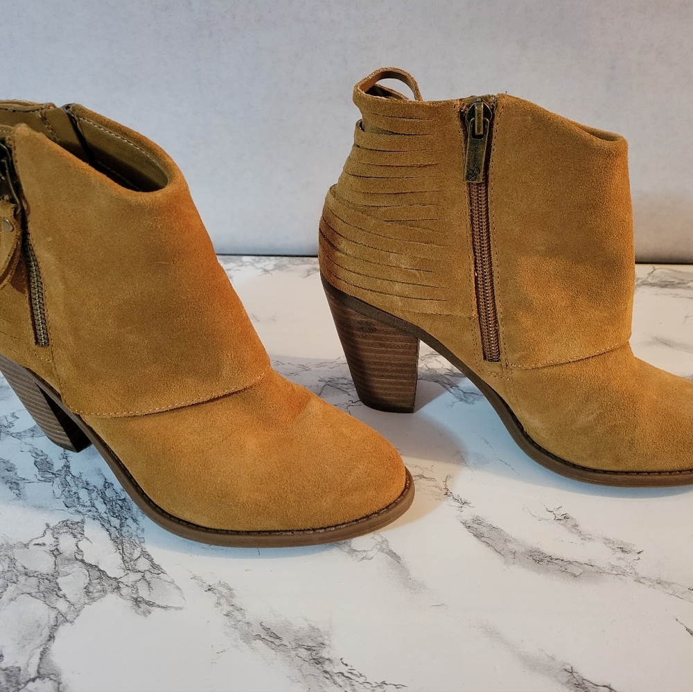 Jessica Simpson Cerrina Western Ankle Booties, honey brown